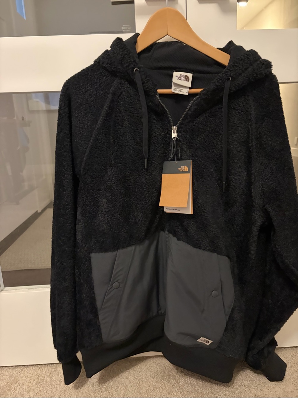 NWT The North Face Men’s Black Sherpa Fleece Zip Hoodie